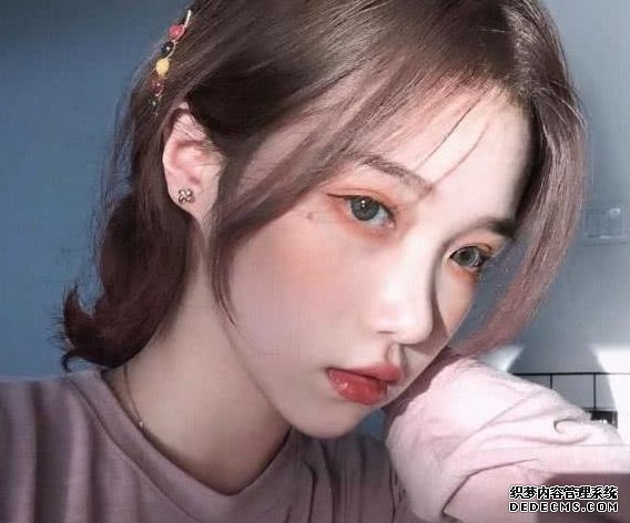 00后女生换卫生巾时,这4个“错误”别再犯,否则痛到想哭