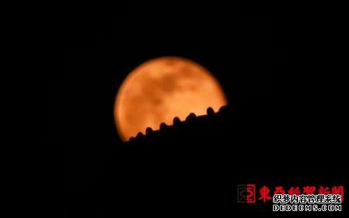 3月10日晚,超级月亮现身长春夜空