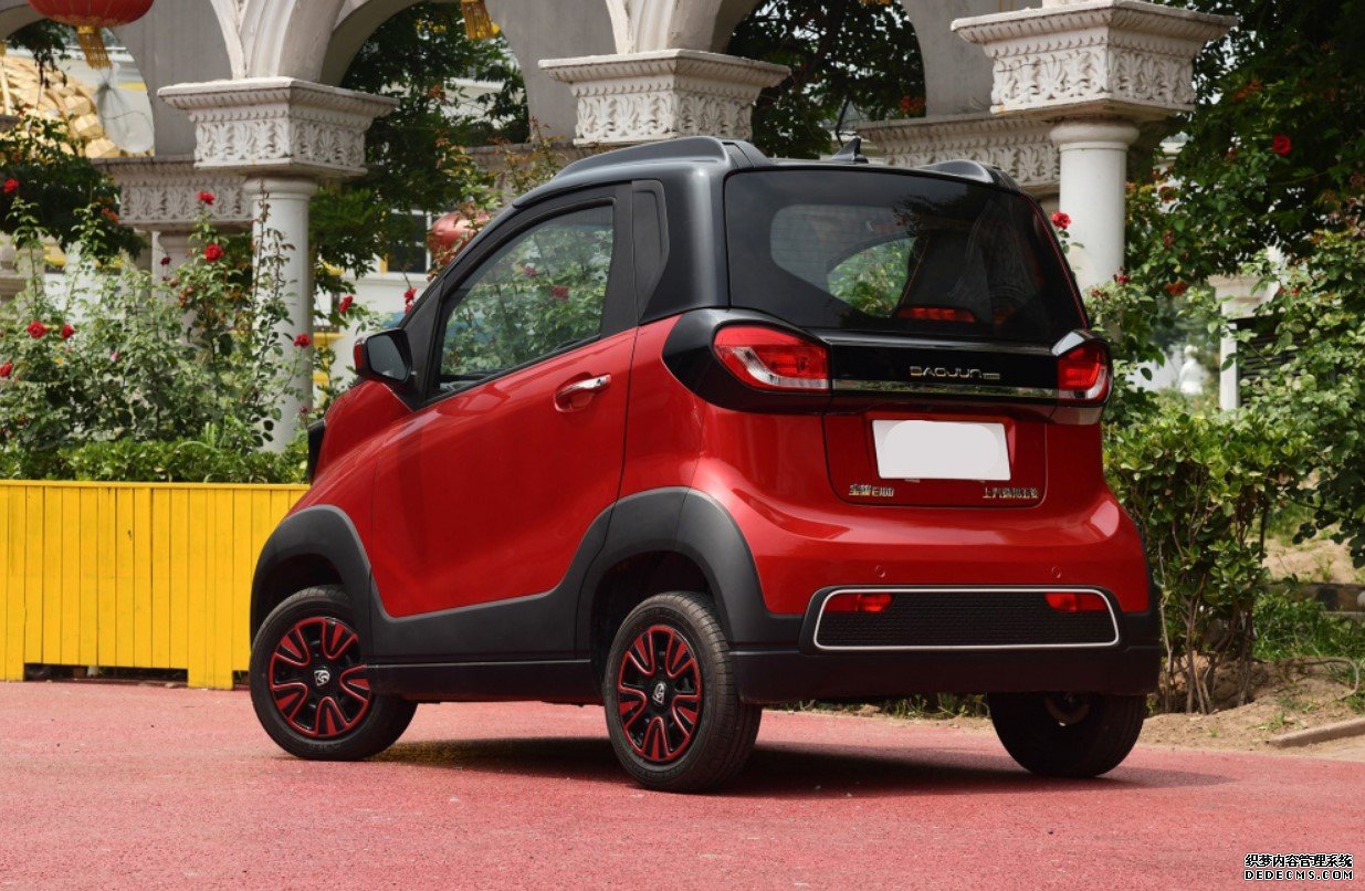 4万预算就买它,被誉迷你版的奔驰“Smart”,月薪2000都养得起